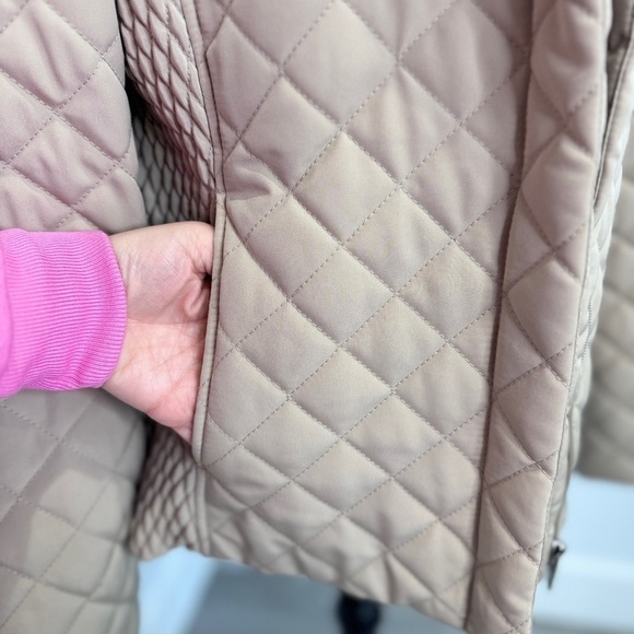 Calvin Klein Beige Quilted Women’s Detachable Hood Jacket (L) - Picture 5 of 12